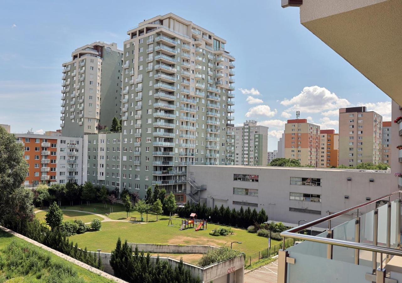 Luxury Grand Apartments By Bratislavatrip Bagian luar foto